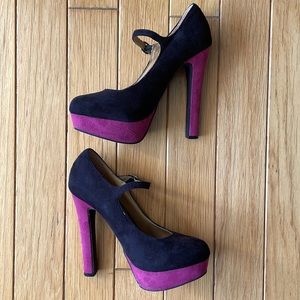 💋DIVA Lounge - women’s ankle strap platform heels, black/magenta accent, size 7